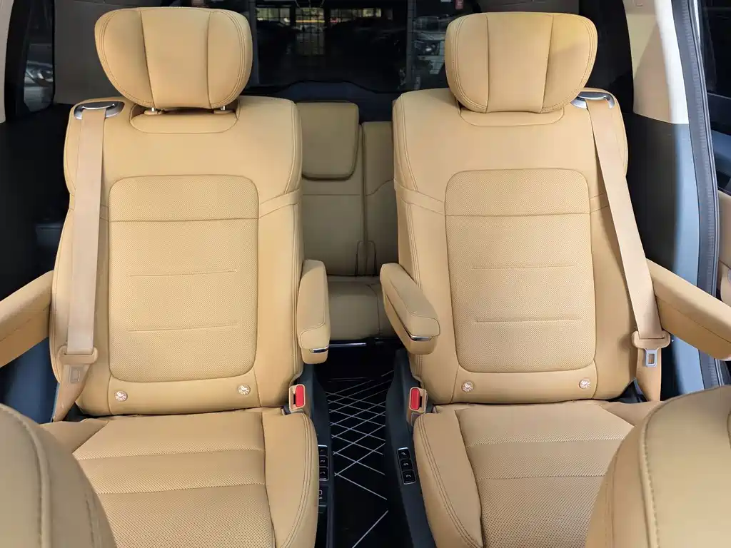GAC Motor Trumpchi E8 PHEV — миниатюра 9