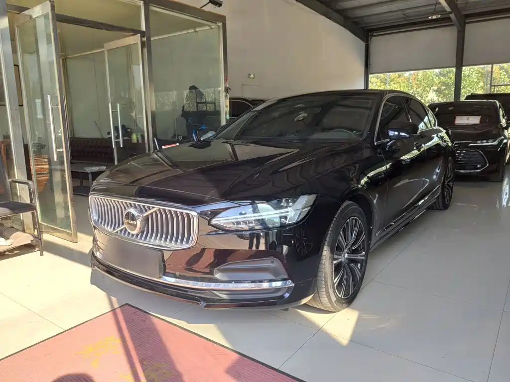 Volvo S90 — миниатюра 2
