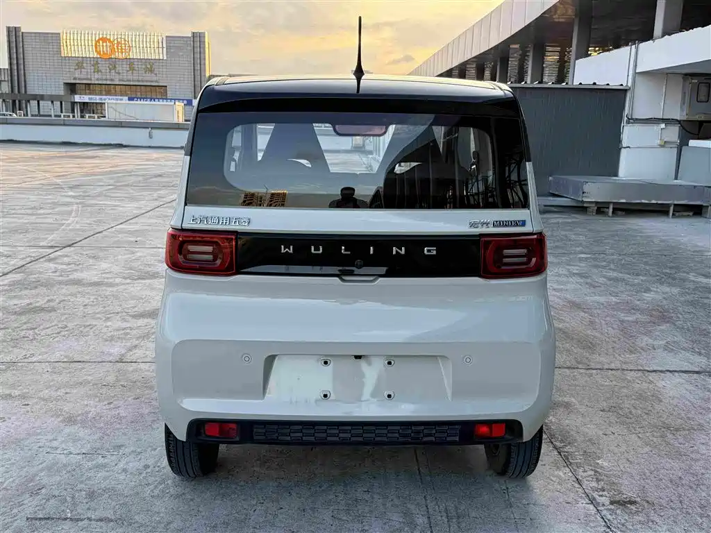 Wuling MINIEV — миниатюра 4