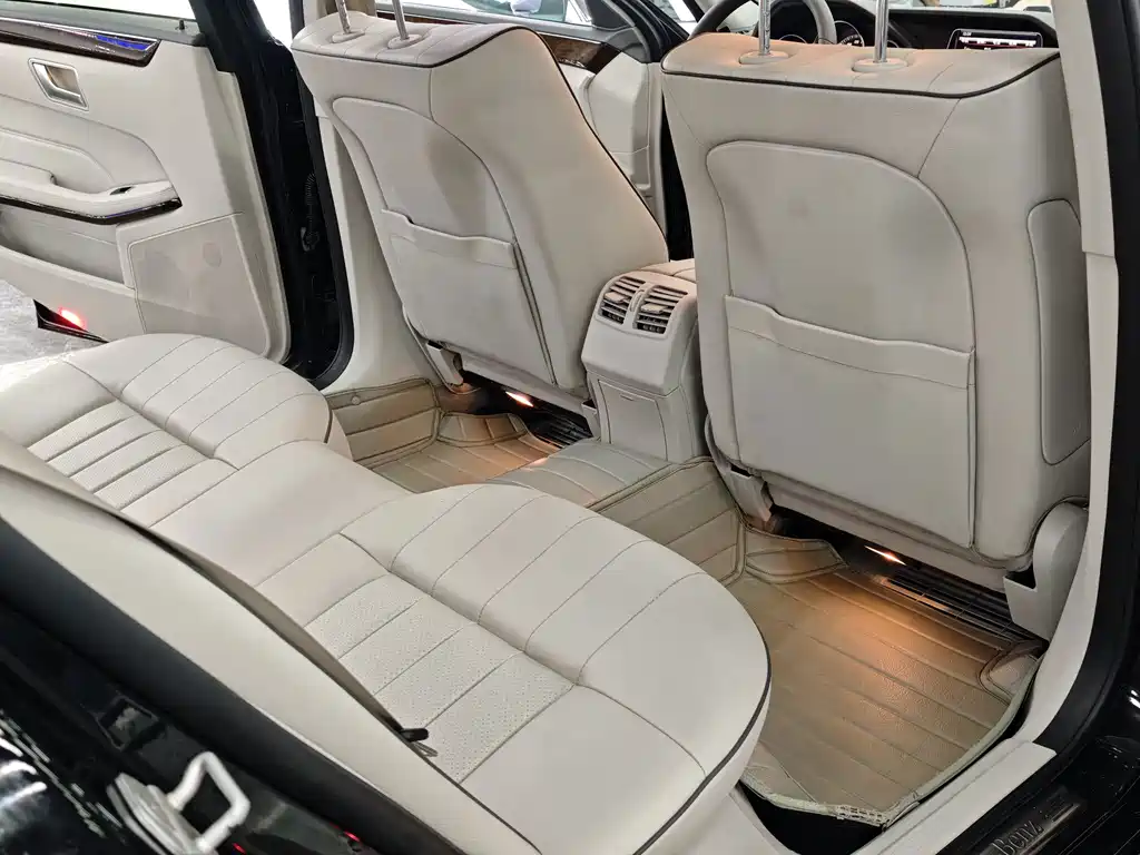 Mercedes-Benz E-Class — миниатюра 18