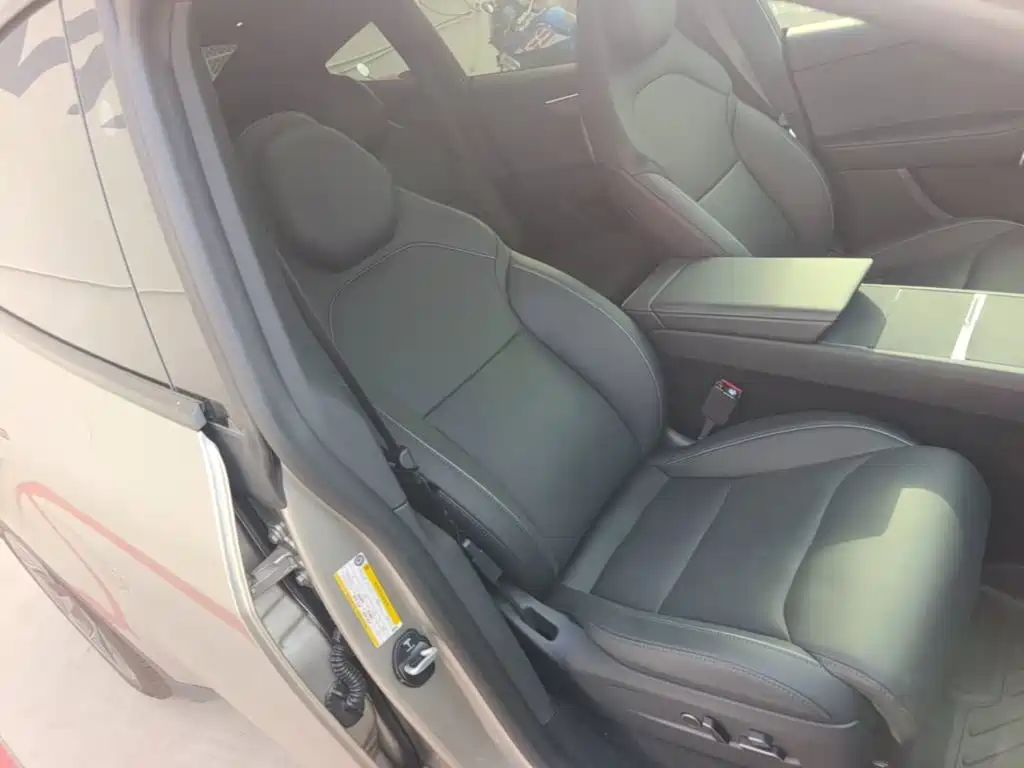 Tesla Model Y L — миниатюра 25