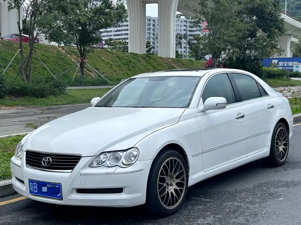 Toyota Reiz 2010