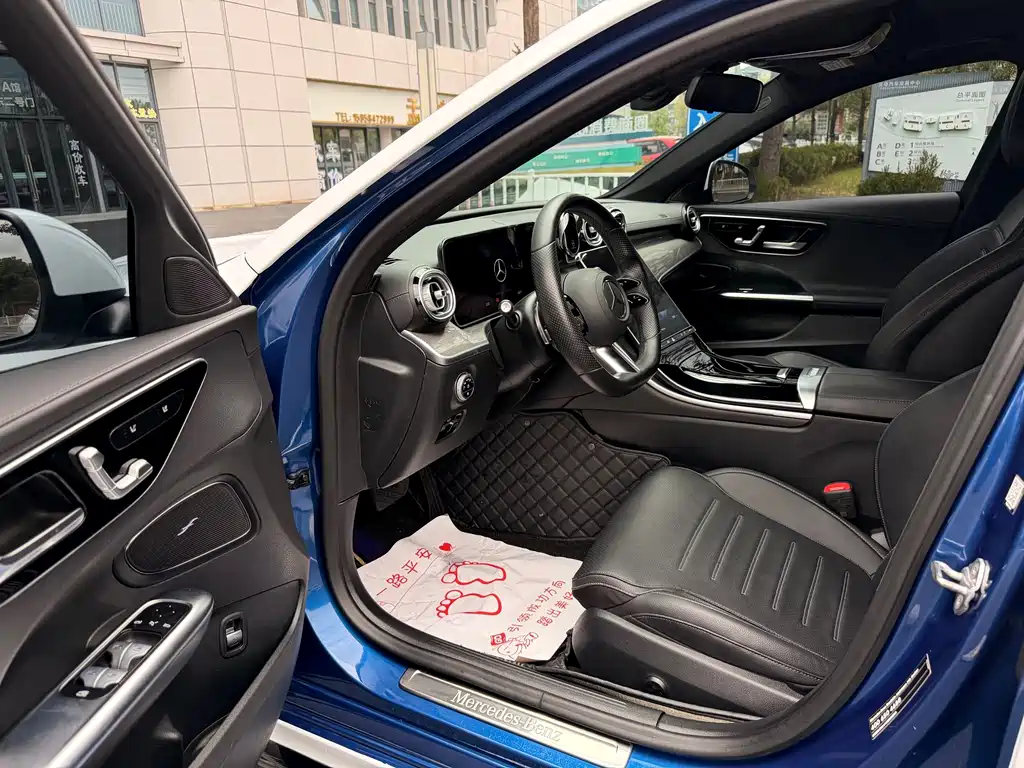 Mercedes-Benz C-Class — миниатюра 6