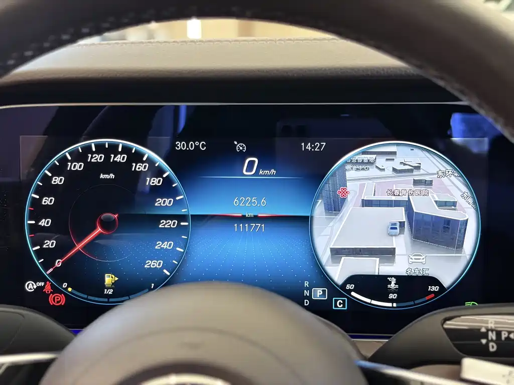 Mercedes-Benz E-Class — миниатюра 9