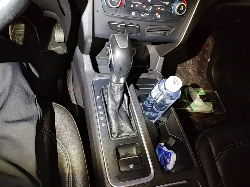 Ford Kuga — миниатюра 14