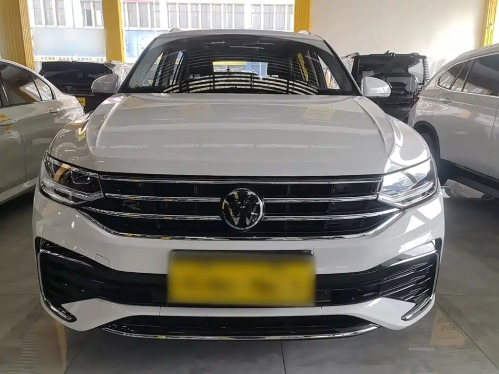 Volkswagen Tiguan L — миниатюра 3