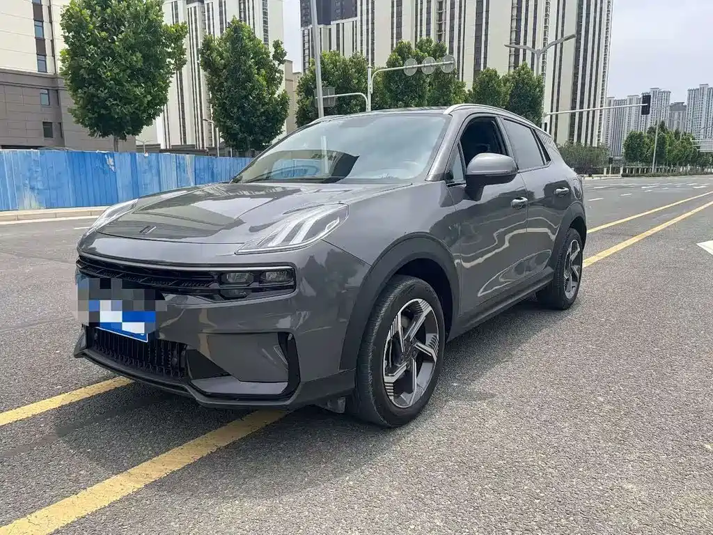 Lynk & Co 06