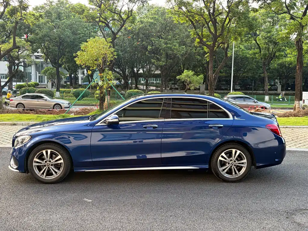 Mercedes-Benz C-Class — миниатюра 10