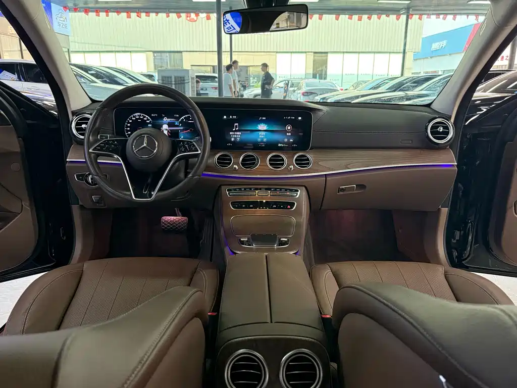 Mercedes-Benz E-Class — миниатюра 9