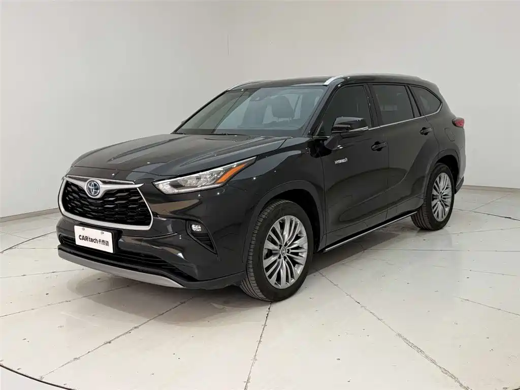 Toyota Highlander 2023 2.5L Luxury 7 мест