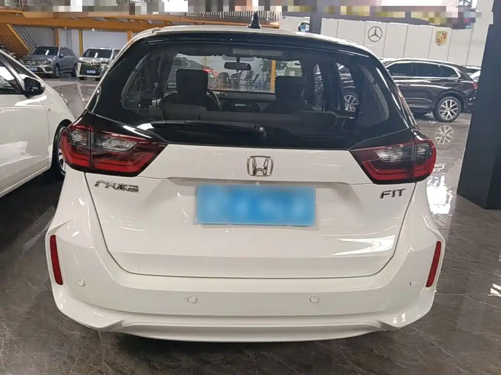 Honda Fit — миниатюра 6