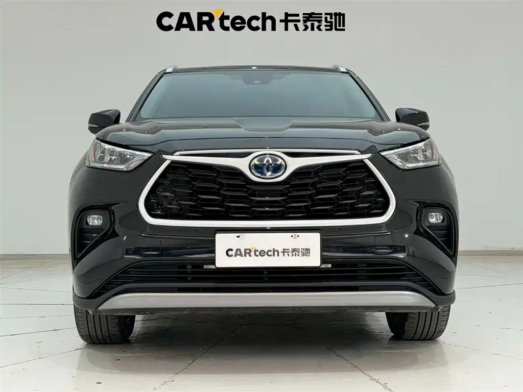 Toyota Highlander 2023 2.5L Luxury 7 мест