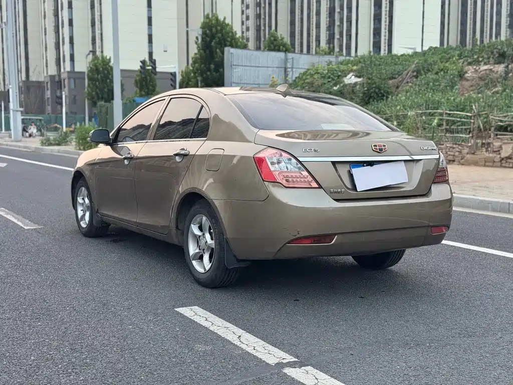 Geely Emgrand — миниатюра 7