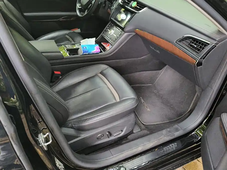 Ford Taurus — миниатюра 8
