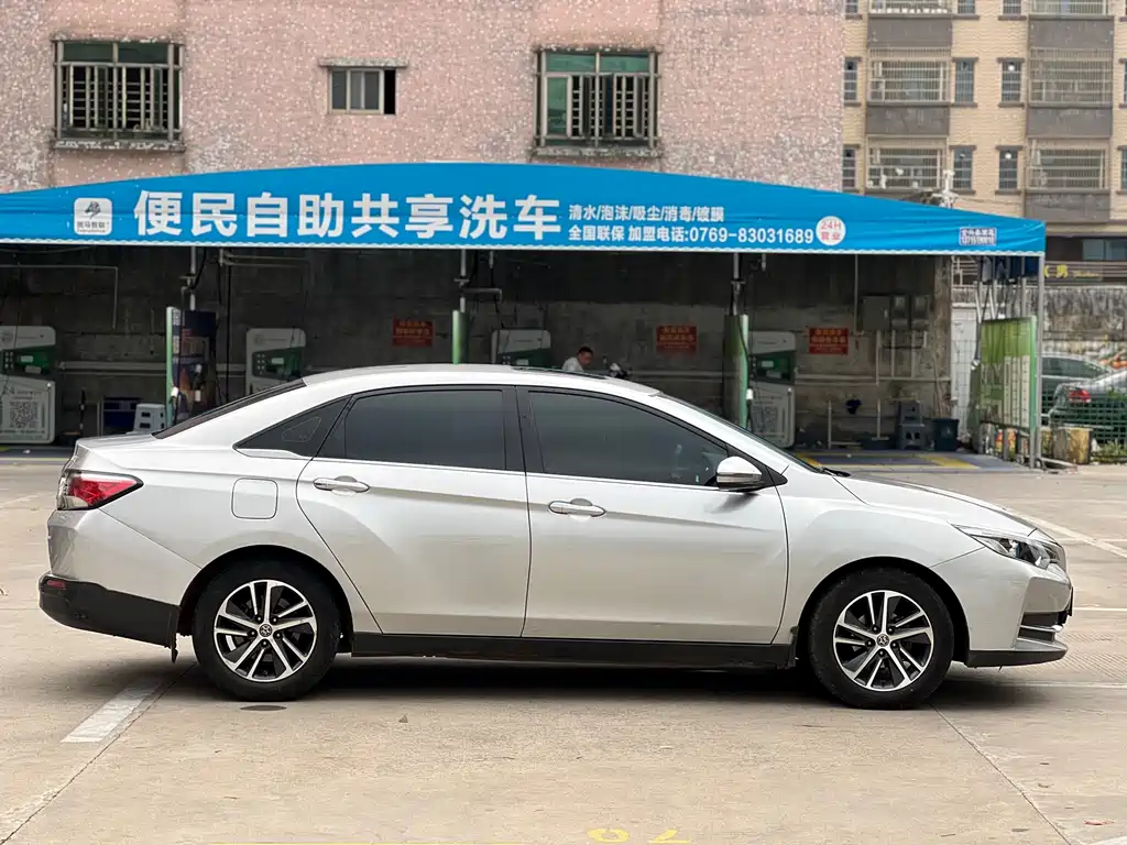 Venucia D60 1.6L XV CVT Connected Luxury Edition, фото 13