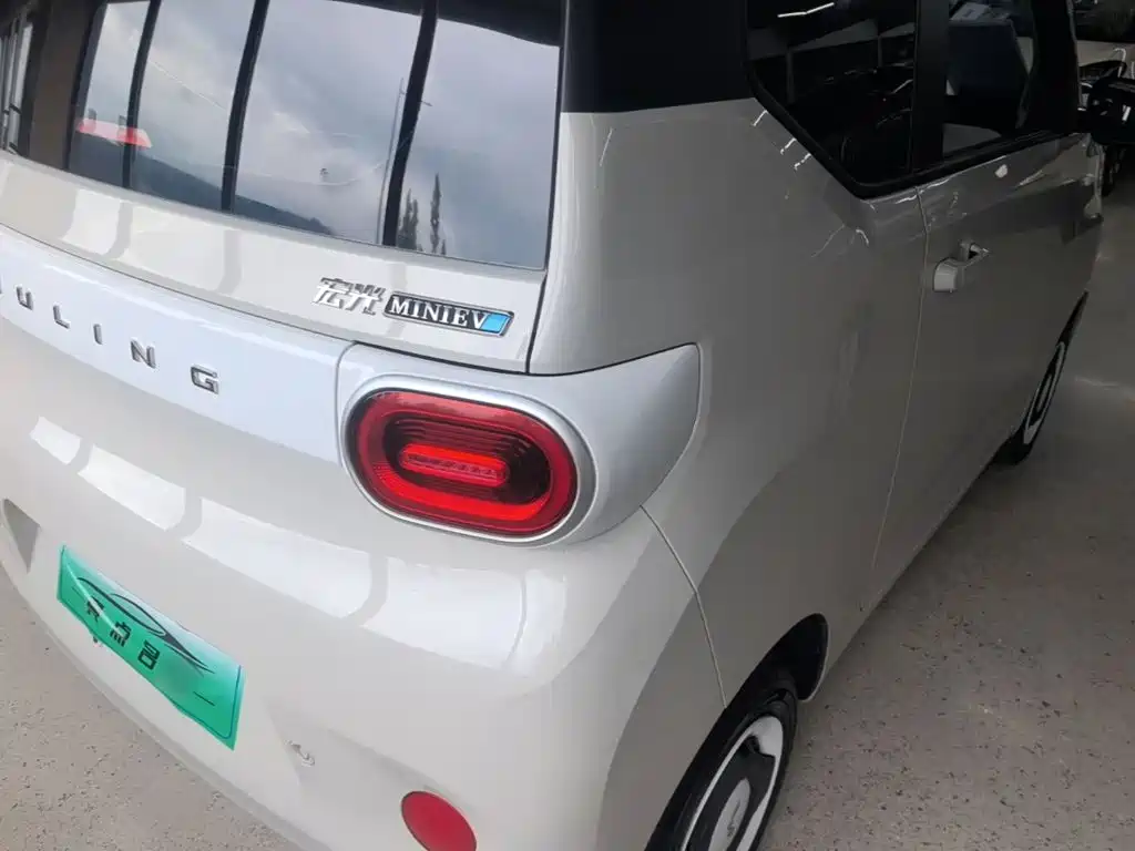 Wuling MINIEV — миниатюра 8
