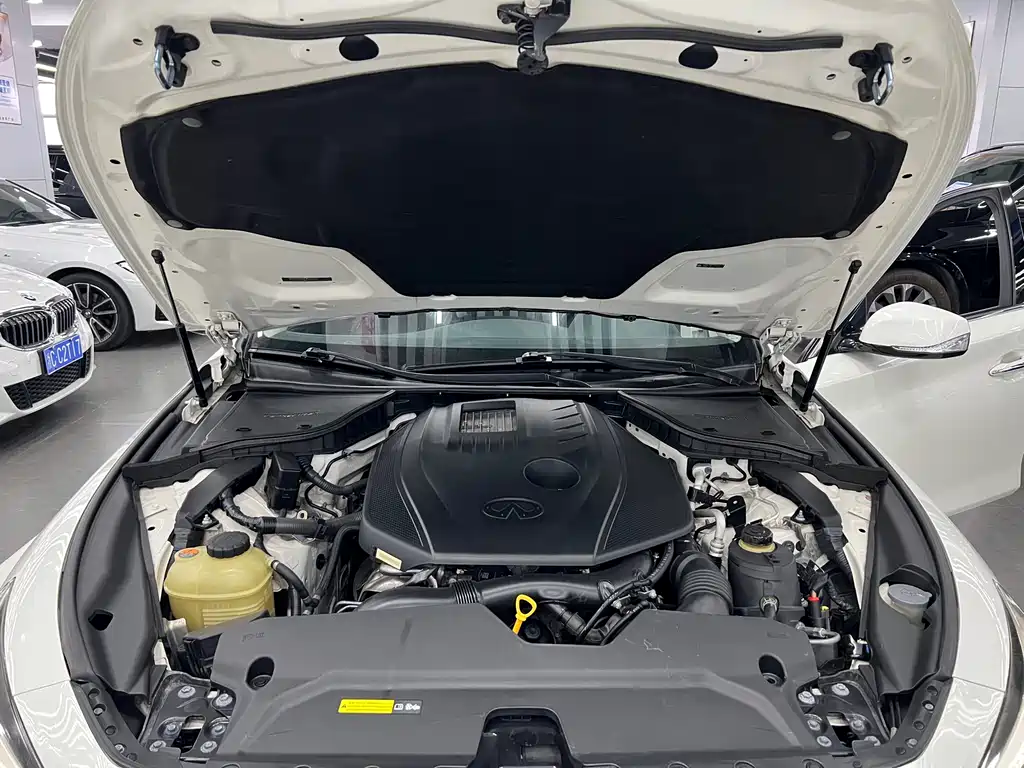 INFINITI Q50L