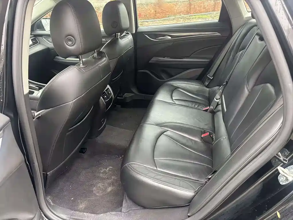 Buick LaCrosse — миниатюра 9