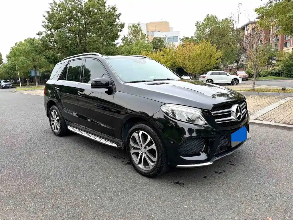 Mercedes-Benz GLE (Import) — миниатюра 3