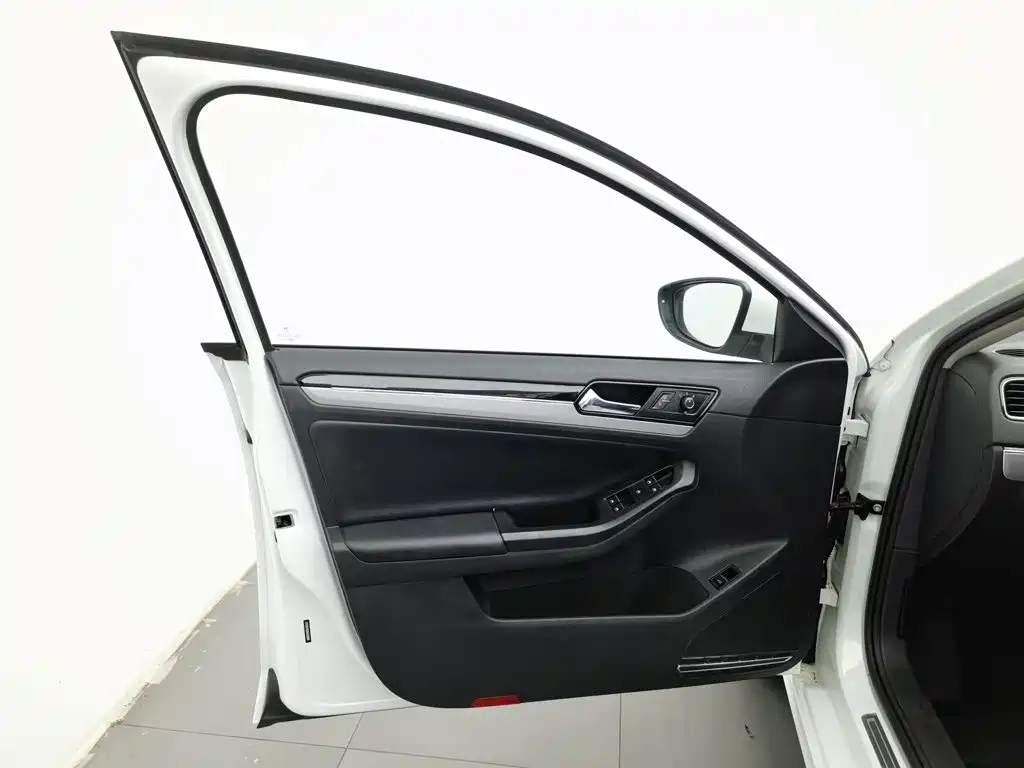 Volkswagen Sagitar — миниатюра 8