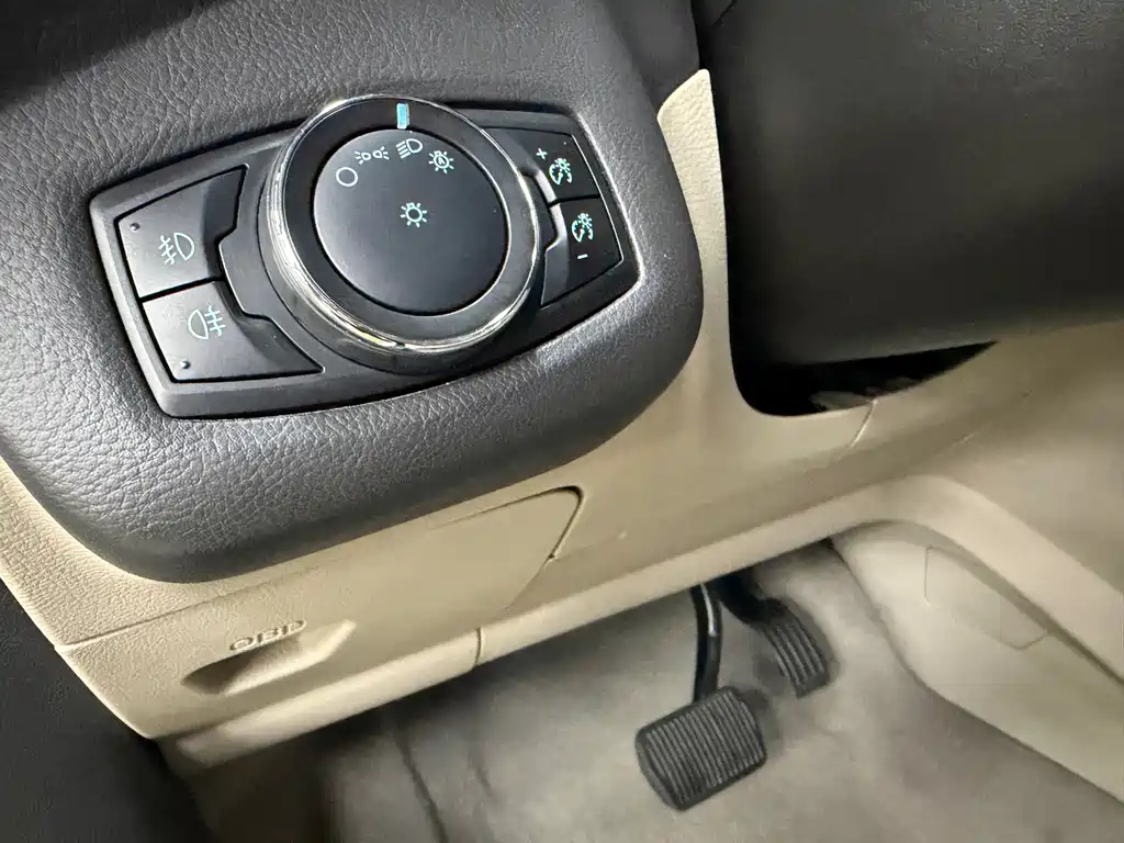 Ford Kuga — миниатюра 9