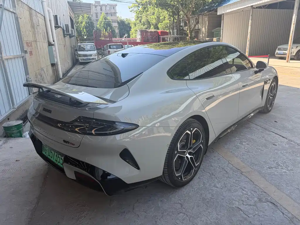 Xiaomi SU7 — миниатюра 4