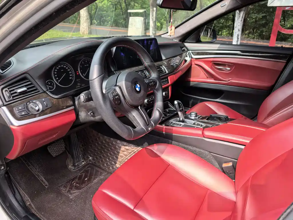 BMW 5 Series — миниатюра 8