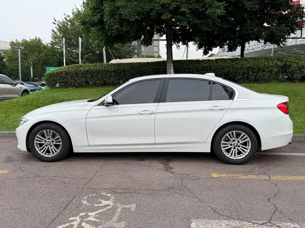 BMW 3 Series — миниатюра 3