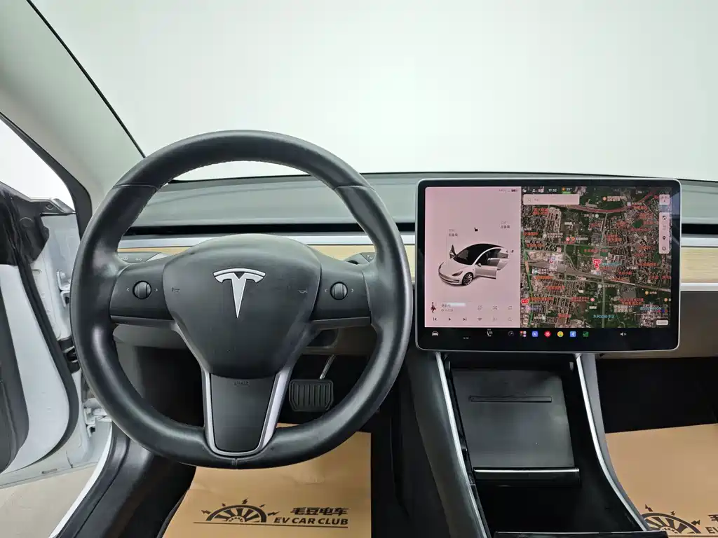 Tesla Model 3 — миниатюра 14