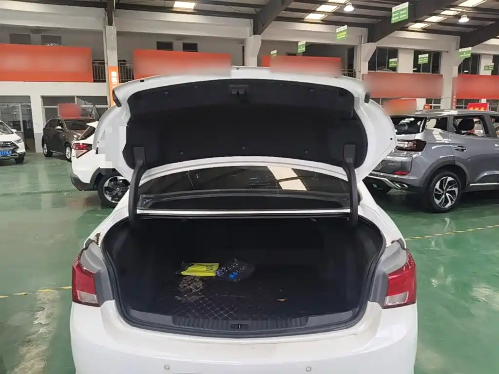 Buick Verano — миниатюра 19