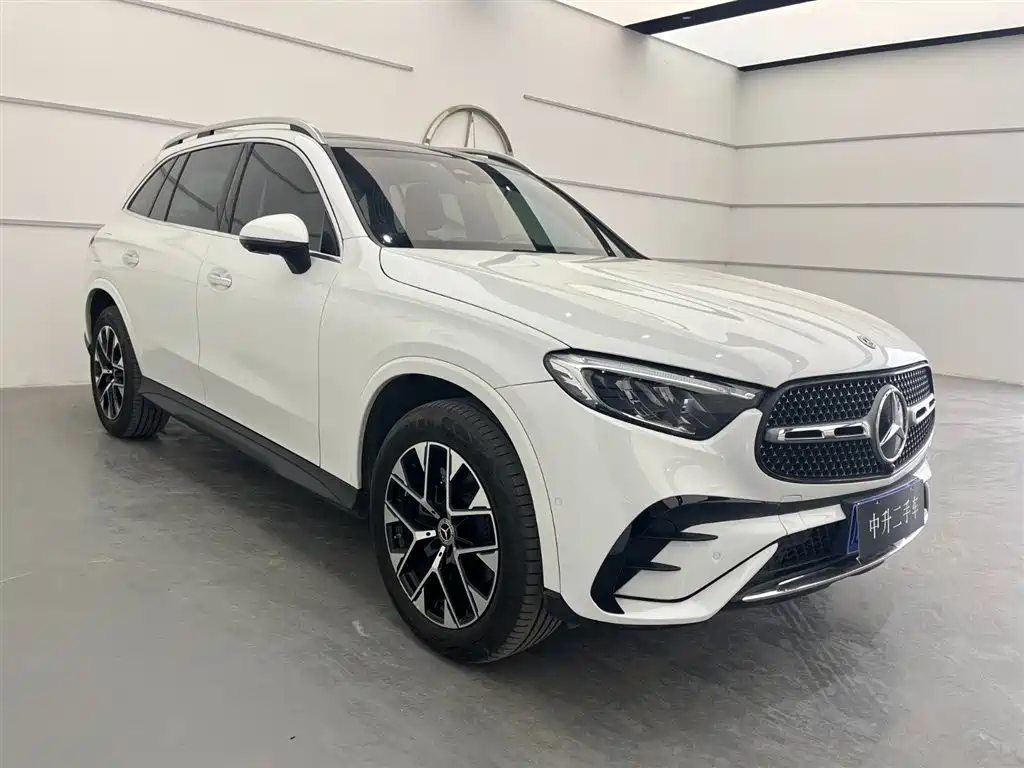 MERCEDES-BENZ GLC