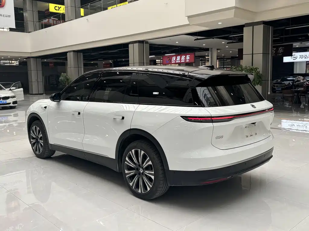 NIO NIO ES8