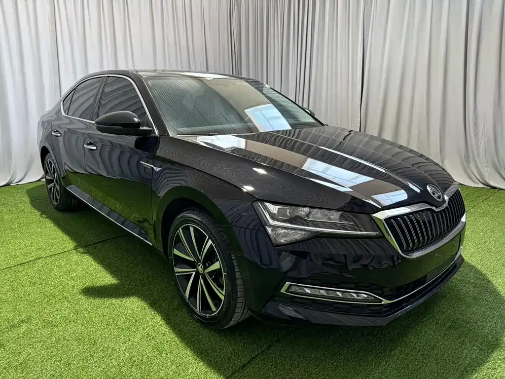 Skoda Superb — миниатюра 2