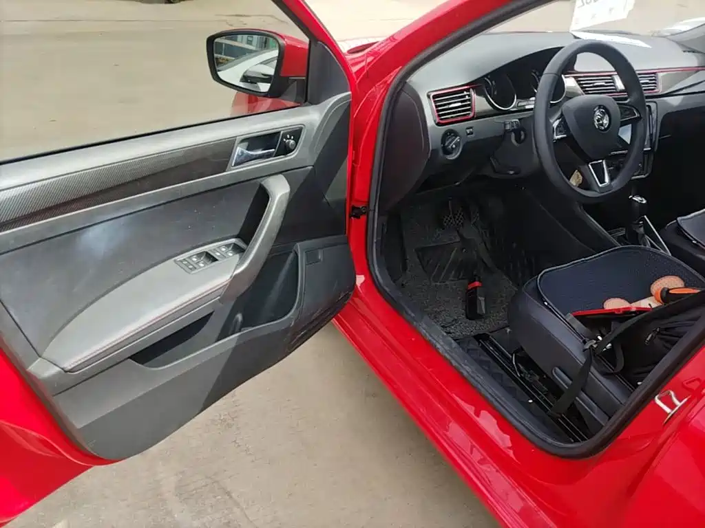 Skoda Rapid Spaceback — миниатюра 16