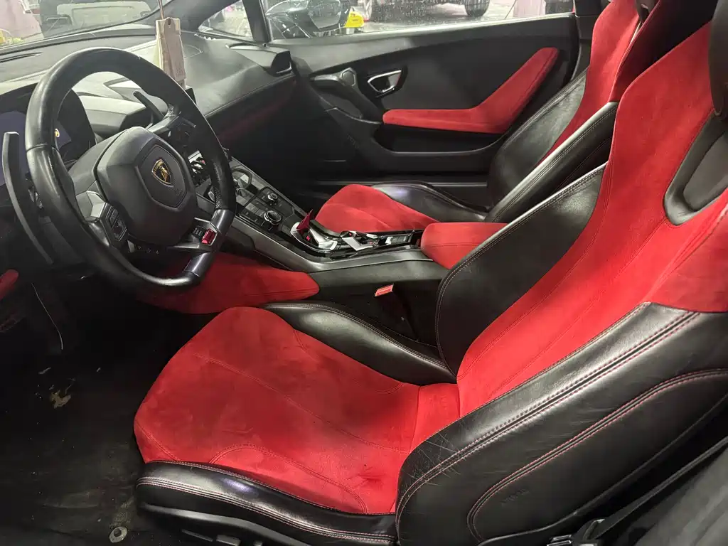 LAMBORGHINI HURACÁN