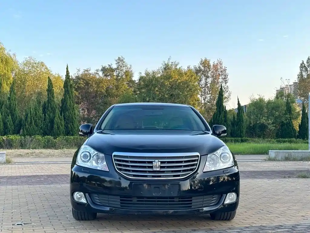 Toyota Crown — миниатюра 2