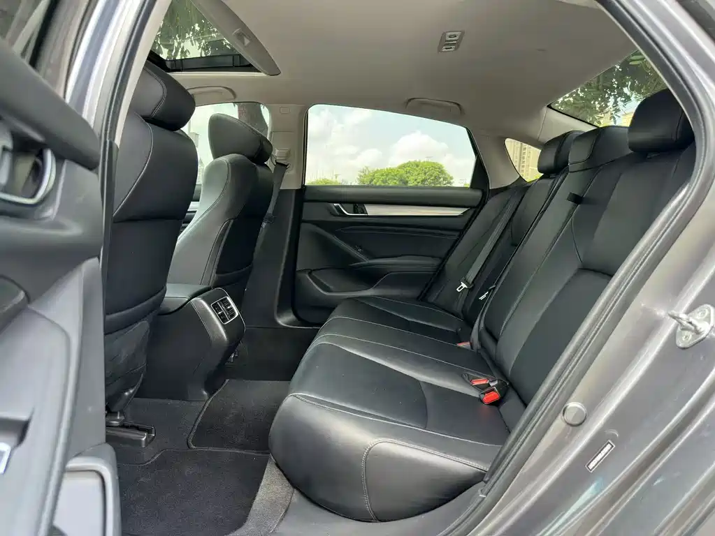 Honda Accord — миниатюра 6