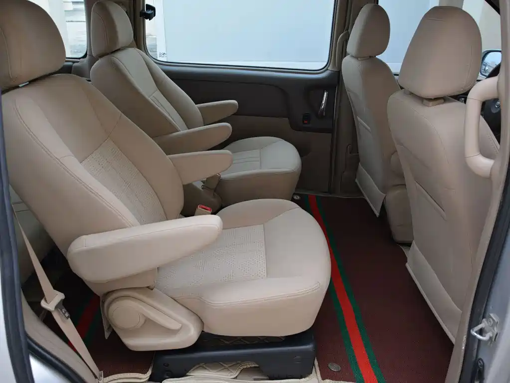 Buick GL8 — миниатюра 9
