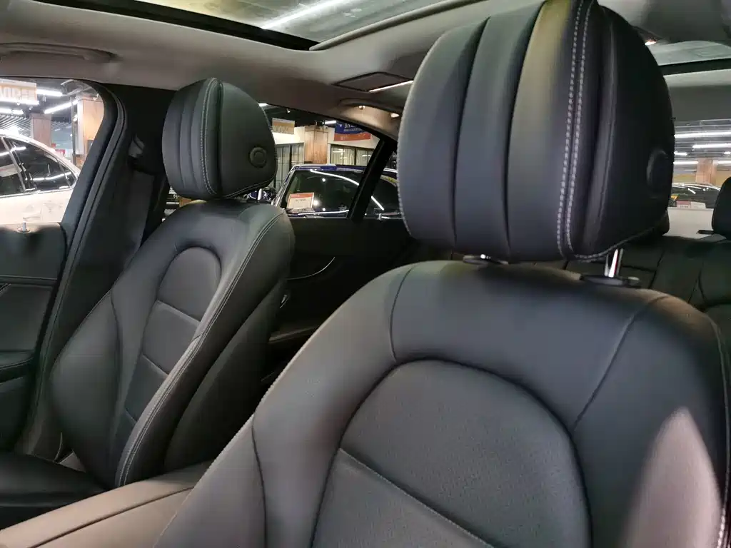 Mercedes-Benz C-Class — миниатюра 11
