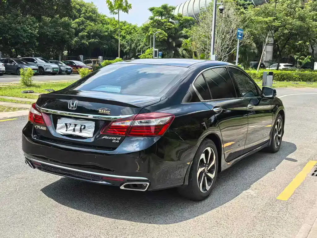 Honda Accord — миниатюра 8