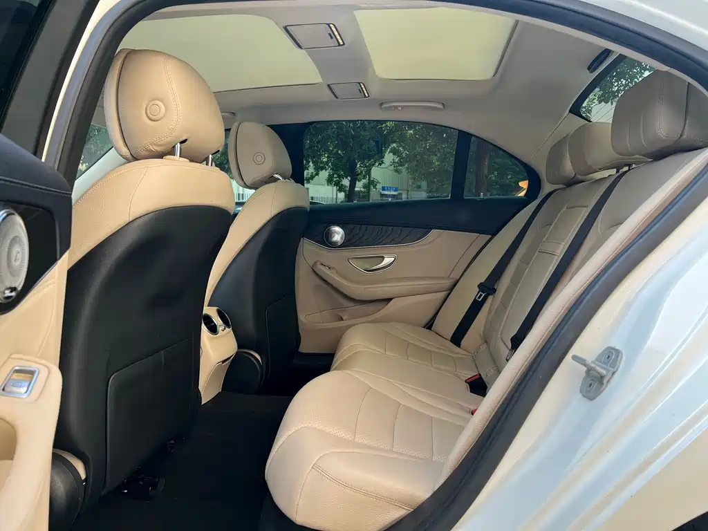 Mercedes-Benz C-Class — миниатюра 10