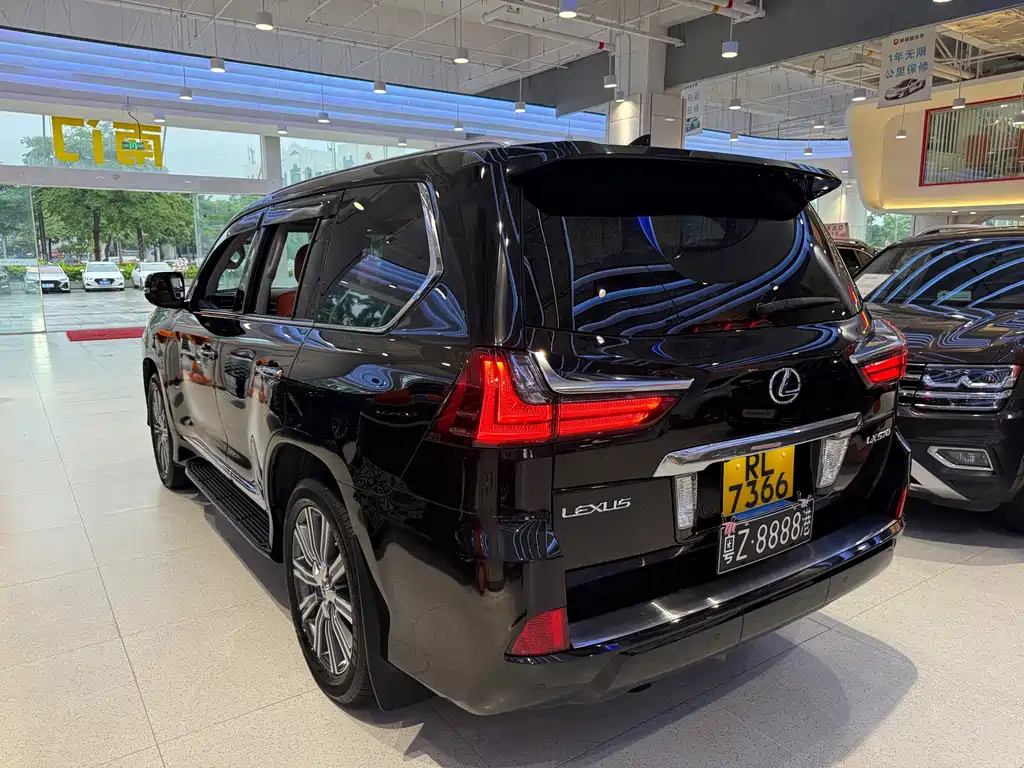 Lexus LX 2026 570