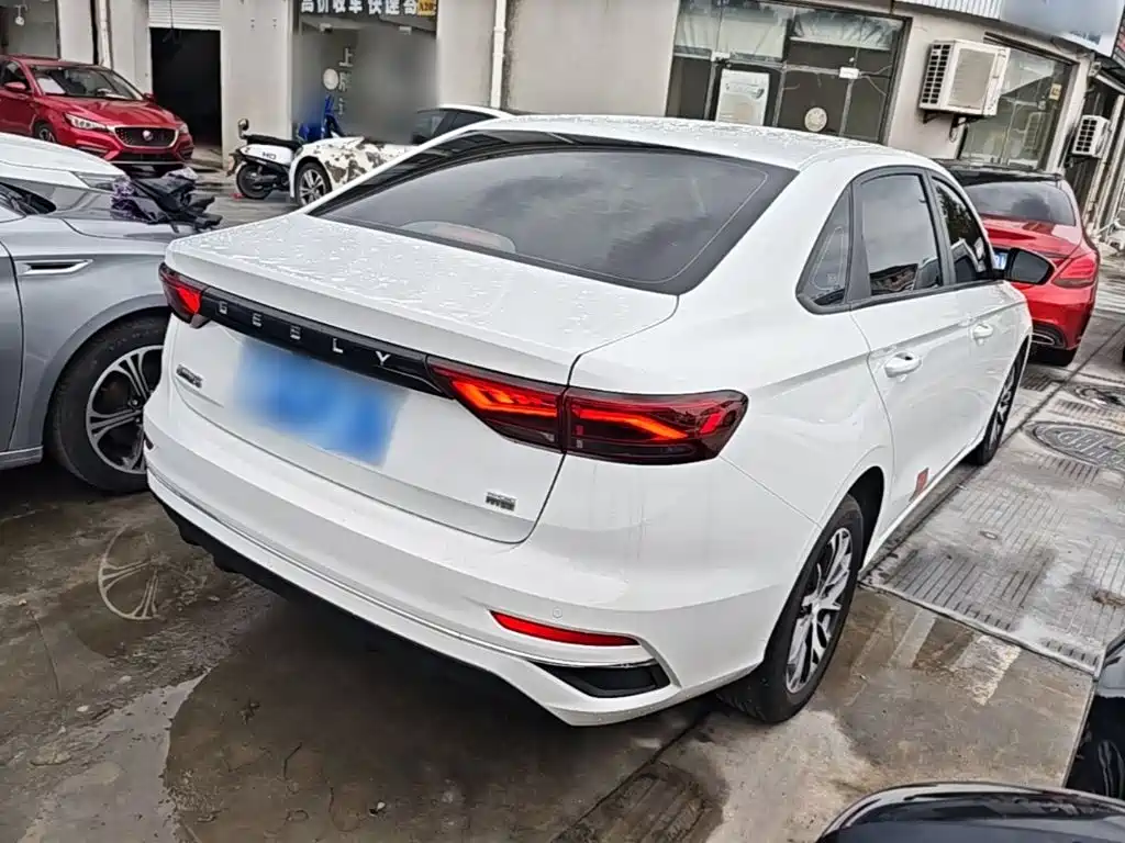 Geely Emgrand — миниатюра 7