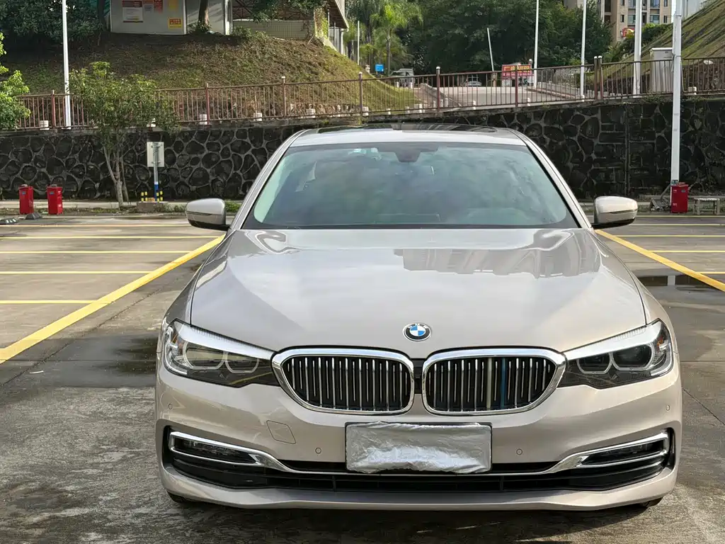 BMW 5 Series — миниатюра 2