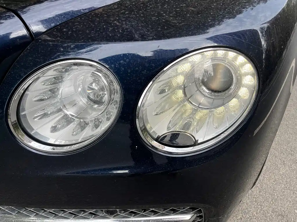 Bentley Flying Spur — миниатюра 15