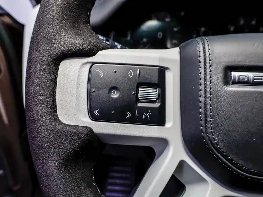 Land Rover Defender — миниатюра 13