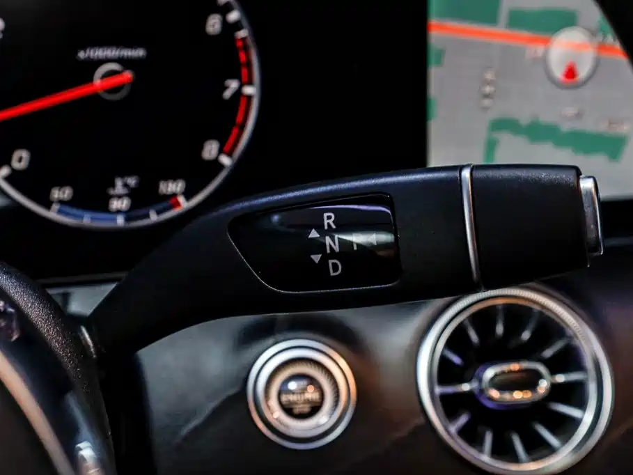 Mercedes-Benz E-Class (Import) — миниатюра 18