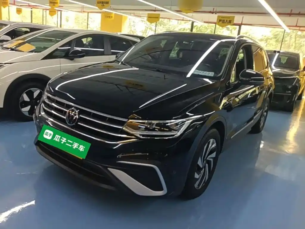 Volkswagen Tiguan L — миниатюра 2