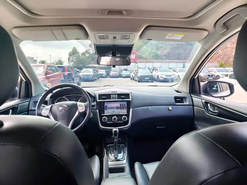 Nissan Tiida — миниатюра 5