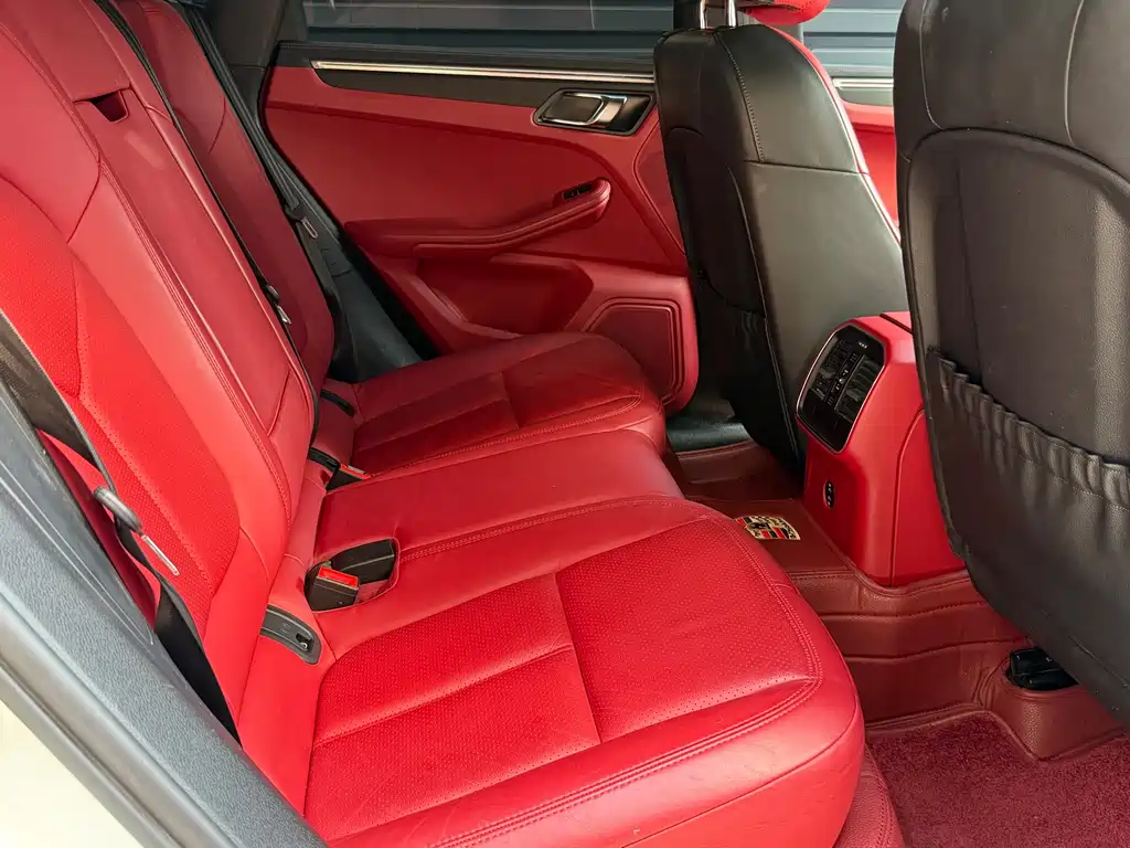 Porsche Macan — миниатюра 16